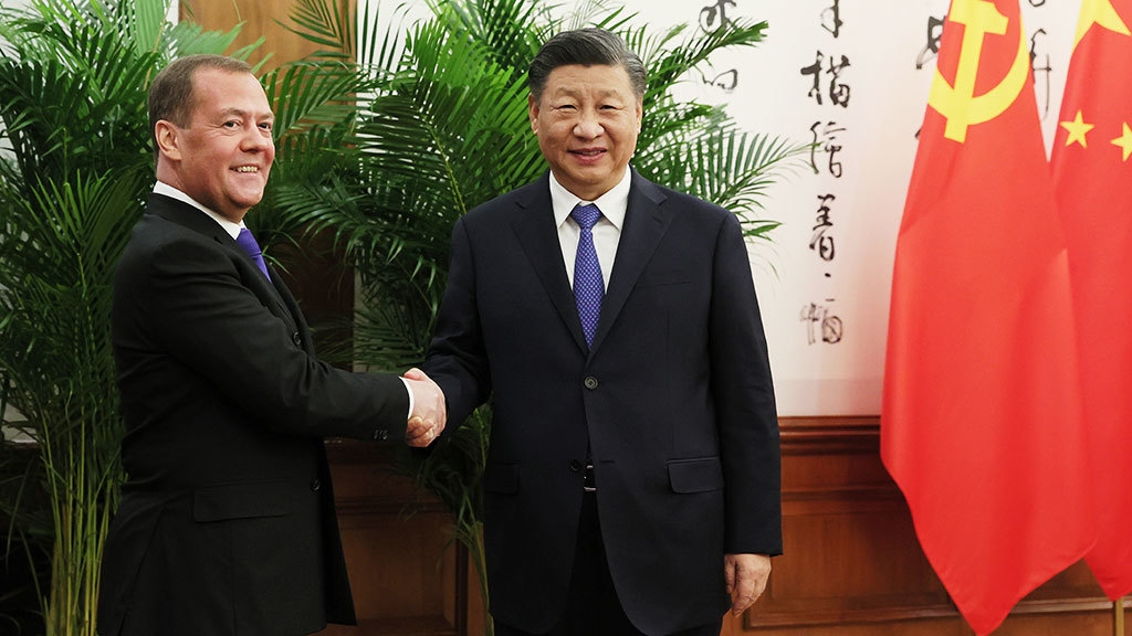 Ông Medvedev tới Trung Quốc để chuyển thông điệp của Tổng thống Putin